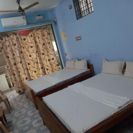 Parisha Residency- Temple Side Hotel تشيدامبارام المظهر الخارجي الصورة