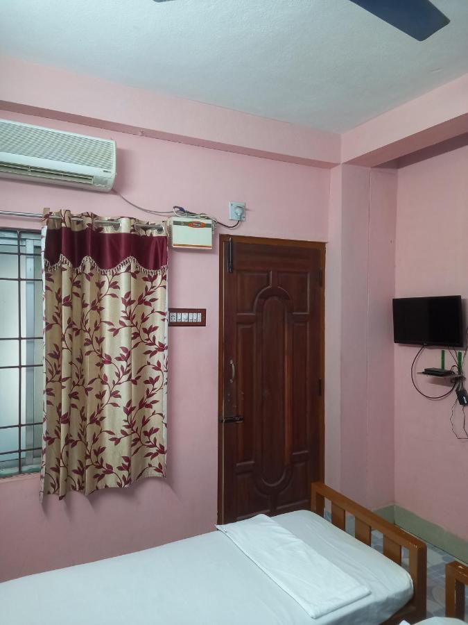 Parisha Residency- Temple Side Hotel تشيدامبارام المظهر الخارجي الصورة