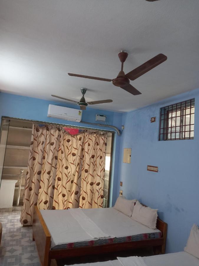 Parisha Residency- Temple Side Hotel تشيدامبارام المظهر الخارجي الصورة