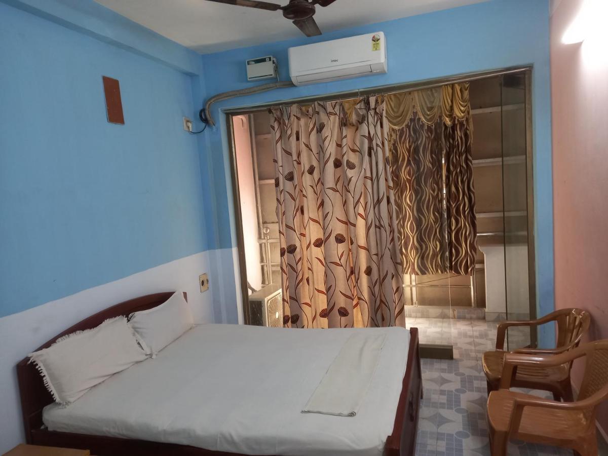 Parisha Residency- Temple Side Hotel تشيدامبارام المظهر الخارجي الصورة