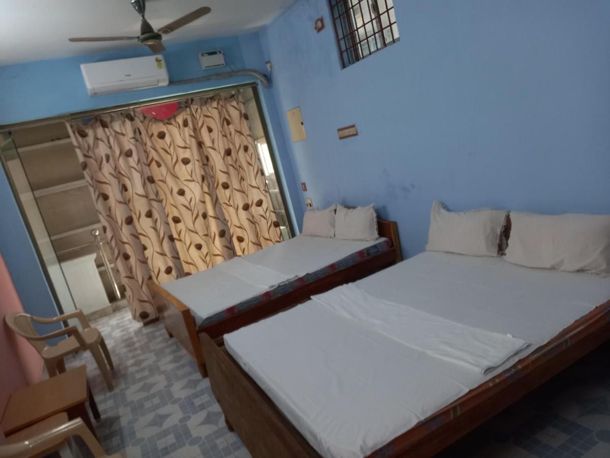 Parisha Residency- Temple Side Hotel تشيدامبارام المظهر الخارجي الصورة