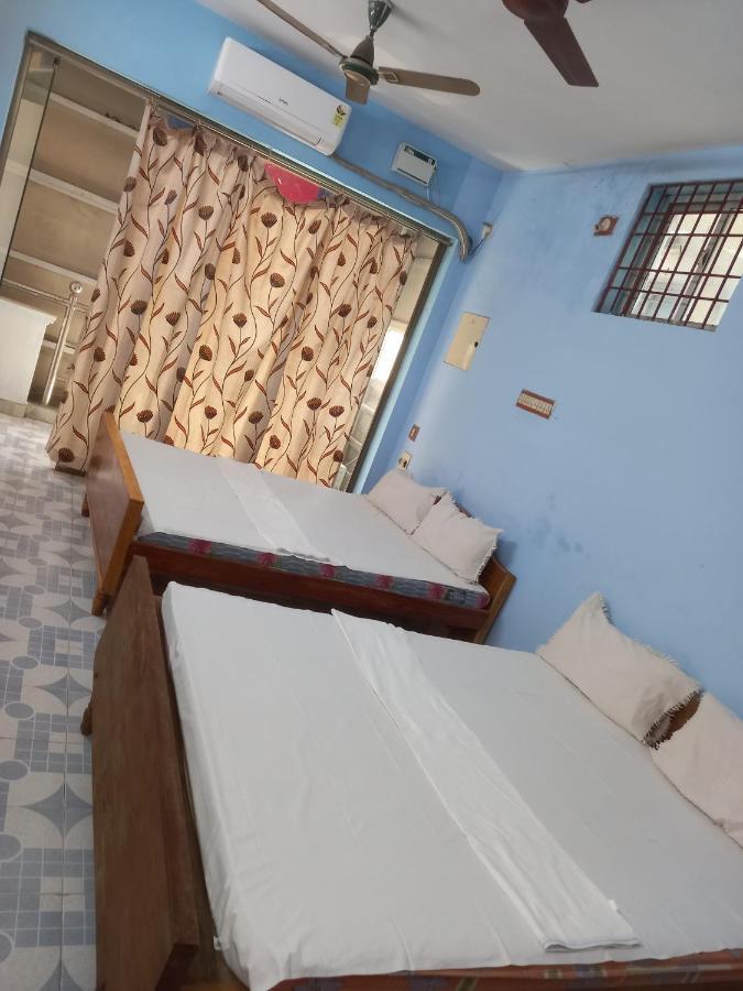 Parisha Residency- Temple Side Hotel تشيدامبارام المظهر الخارجي الصورة