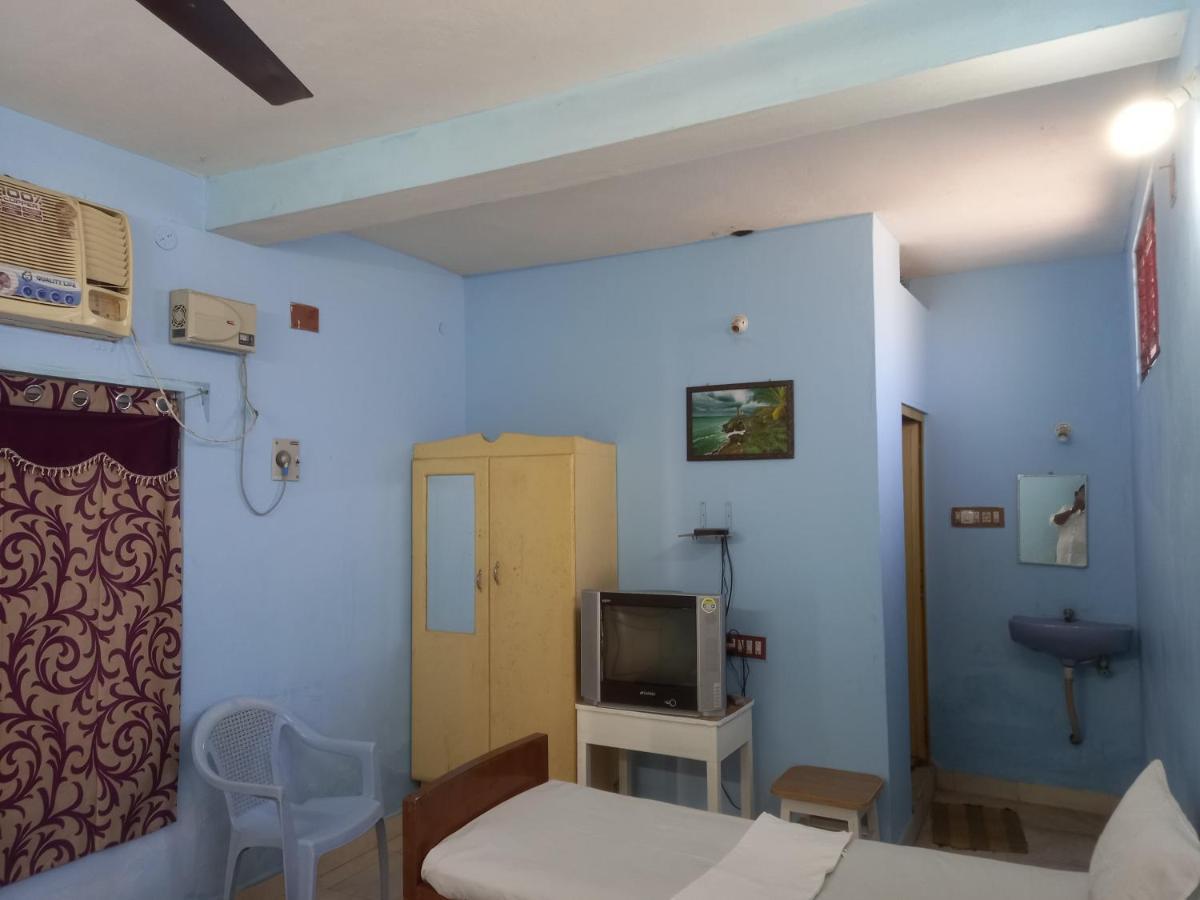 Parisha Residency- Temple Side Hotel تشيدامبارام المظهر الخارجي الصورة