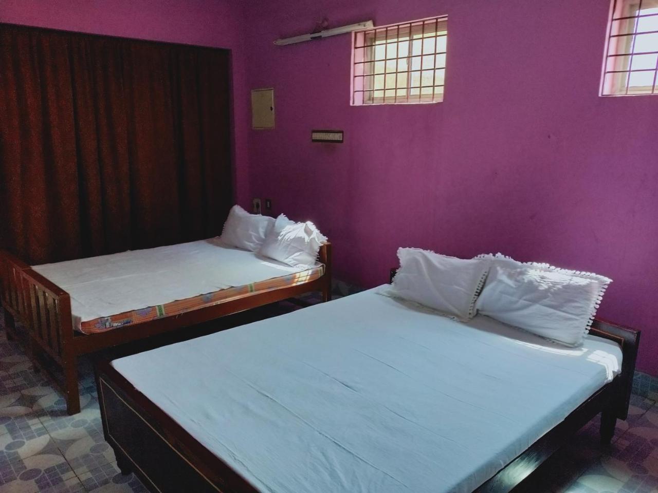 Parisha Residency- Temple Side Hotel تشيدامبارام المظهر الخارجي الصورة
