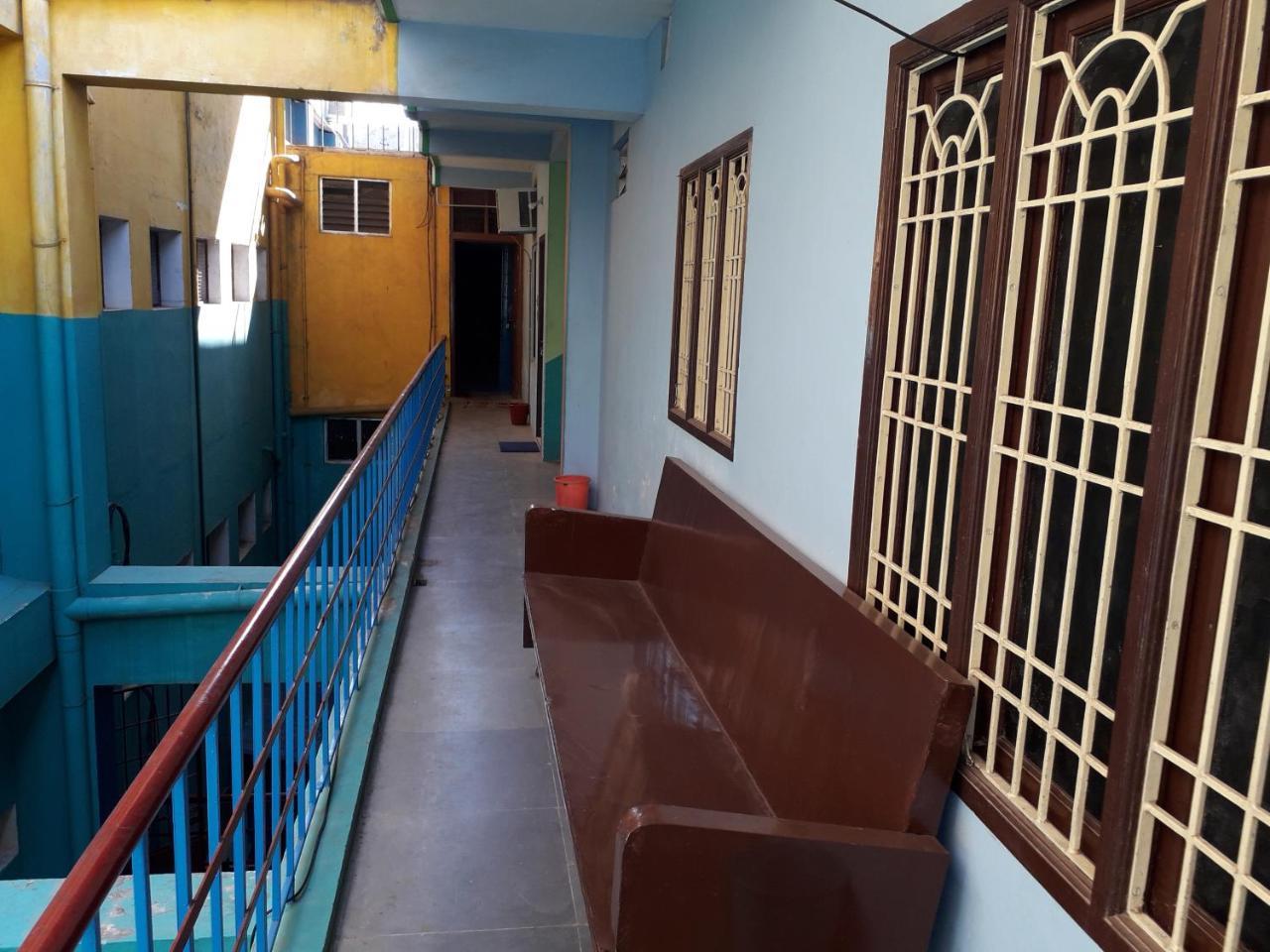Parisha Residency- Temple Side Hotel تشيدامبارام المظهر الخارجي الصورة